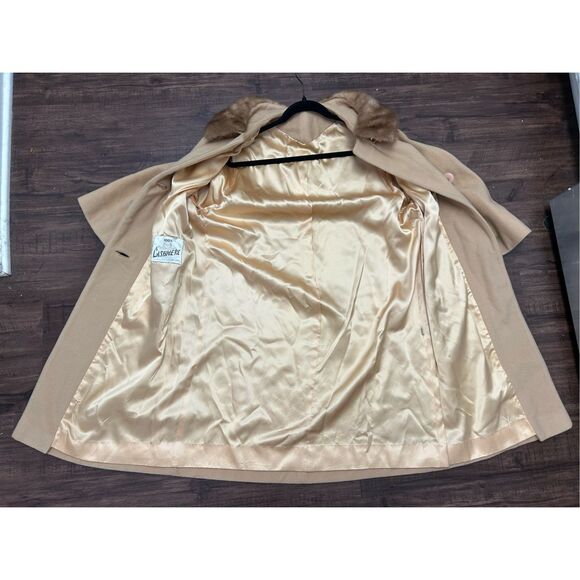 National Board Tan Cashmere Long Sleeve Button Front Fur-Lined Coat Size 38 - Picture 9 of 10